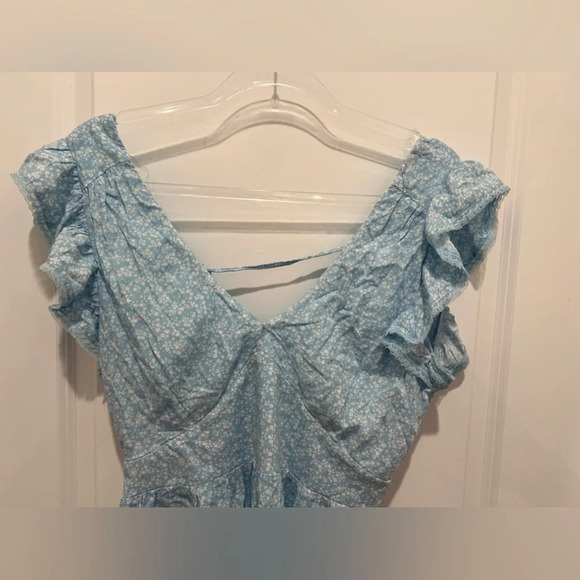 NEW with tags (NET) Franchesca’s Denim Blue with White Floral Print Romper - Picture 2 of 12